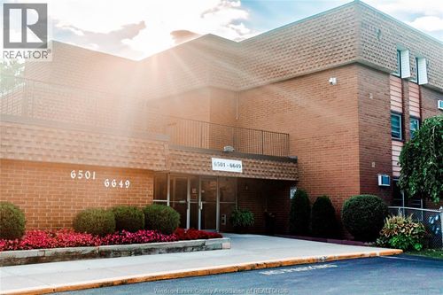 2367-6595 Thornberry Cres, Windsor, ON, N8T3A6 | Card Image