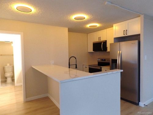 303s-2880 S Locust St, Denver, CO, 80222-7127 | Card Image