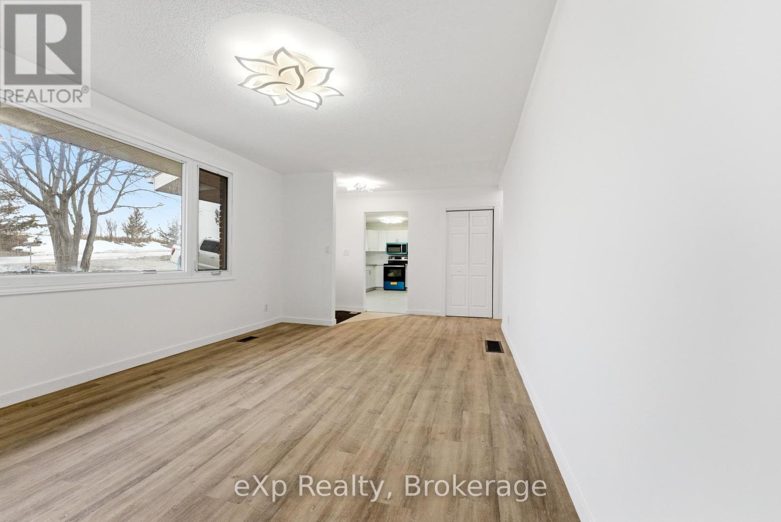 Residential in Quinte West (Sidney Ward) 5