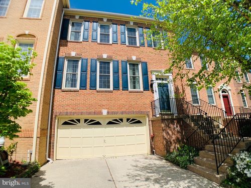 10496 Courtney Dr, FAIRFAX, VA, 22030-8131 | Card Image