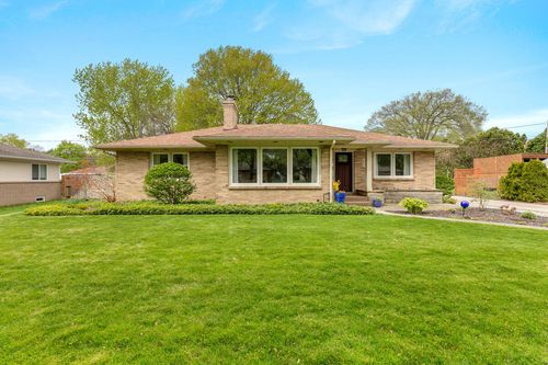 51 Westmont Dr Nw, Grand Rapids, MI, 49504-6031 | Card Image