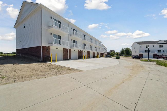 53612 Springdale St, Condo with 2 bedrooms, 3 bathrooms and null parking in Macomb MI | Image 32
