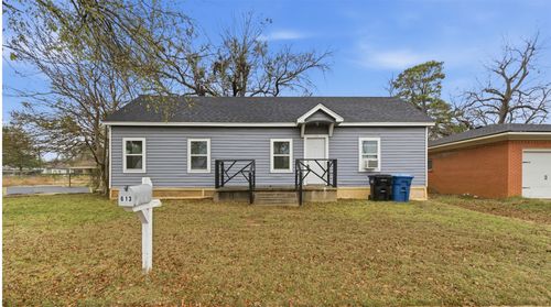 613 W Murray St, Denison, TX, 75020-6336 | Card Image