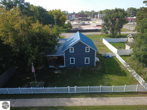 304 Pine St, Kalkaska, MI, 49646-9139 | Card Image