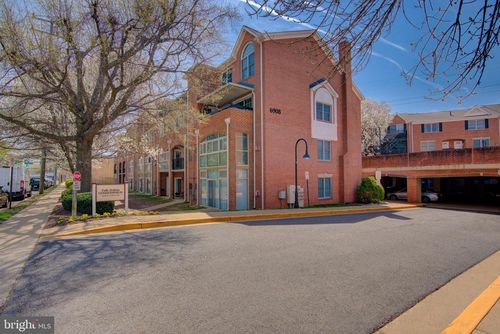 unit-100-6908 Fairfax Dr, ARLINGTON, VA, 22213-1022 | Card Image