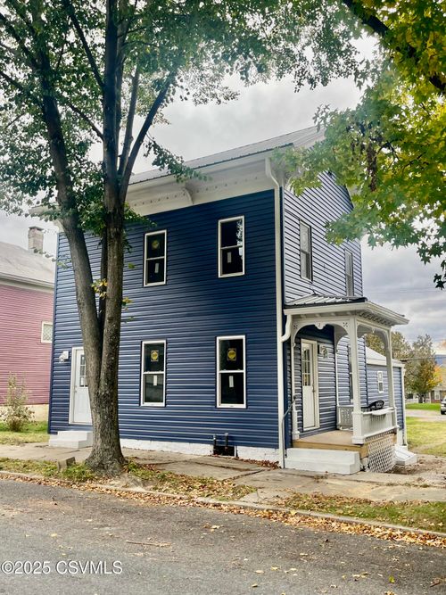 606 Market St, Mifflinburg, PA, 17844-1253 | Card Image