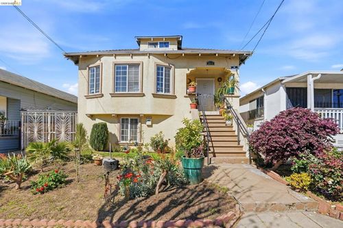 2015 50th Ave, Oakland, CA, 94601-5318 | Card Image