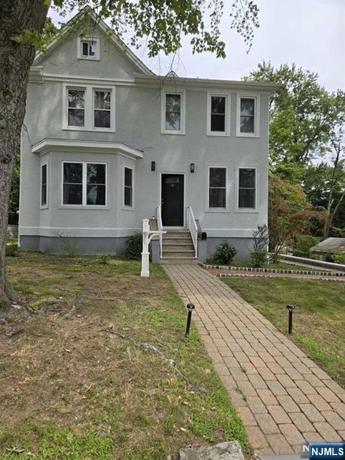 18 Blanche Ave, Demarest, NJ, 07627-2140 | Card Image