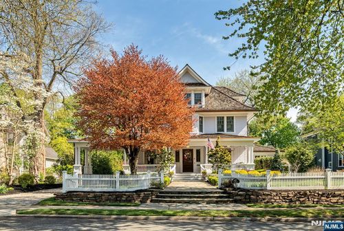 427 Spring Ave, Ridgewood, NJ, 07450-4525 | Card Image