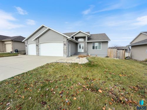 3008 W Courtyard Ln, Sioux Falls, SD, 57108-1728 | Card Image