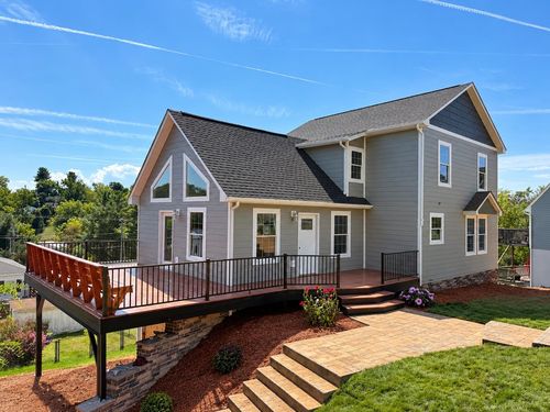 2400 Cole Ave, STAUNTON, VA, 24401-1768 | Card Image