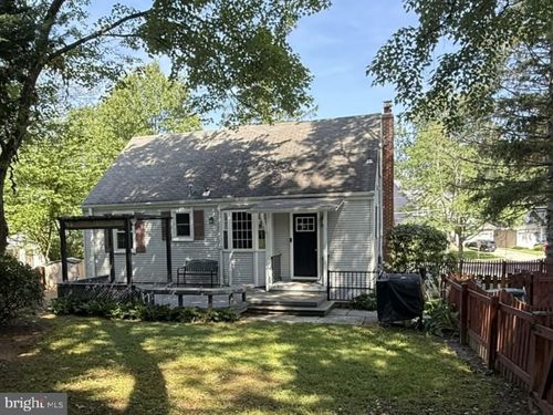 10831 Crest St, FAIRFAX, VA, 22030-5206 | Card Image