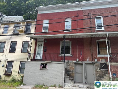 563 S Centre St, Pottsville, PA, 17901-3511 | Card Image
