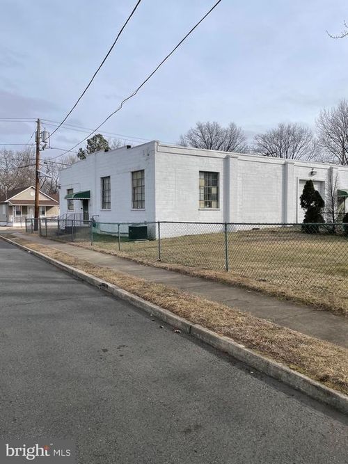 718 Rennie St, Hamilton, NJ, 08610-4942 | Card Image