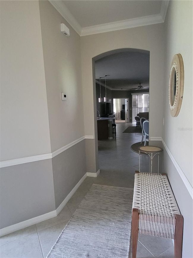 Hall entry way | Image 12