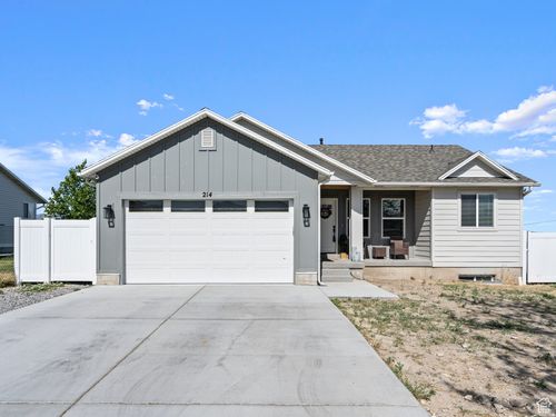 214 S 900 W, Tooele, UT, 84074-3064 | Card Image