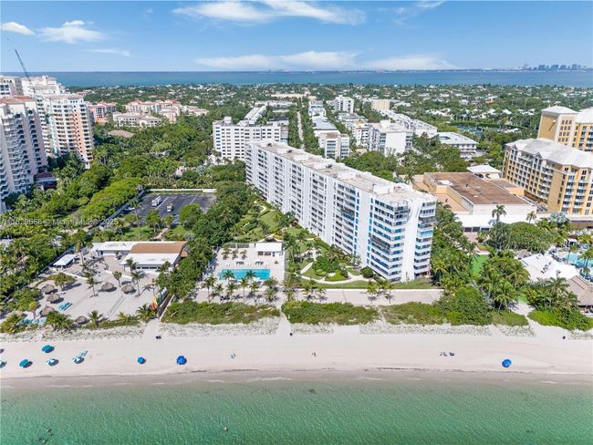APT-5H - 609 Ocean Dr, Condo with 2 bedrooms, 2 bathrooms and null parking in Key Biscayne FL | Image 27