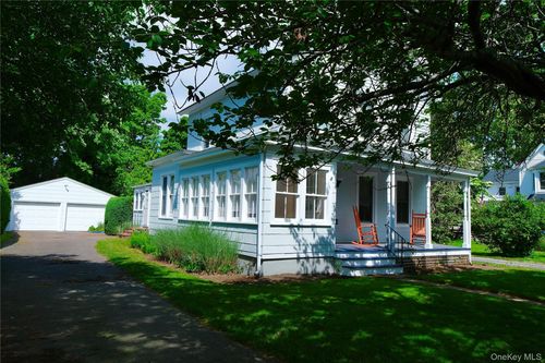 311 5th St, Greenport, NY, 11944-1815 | Card Image