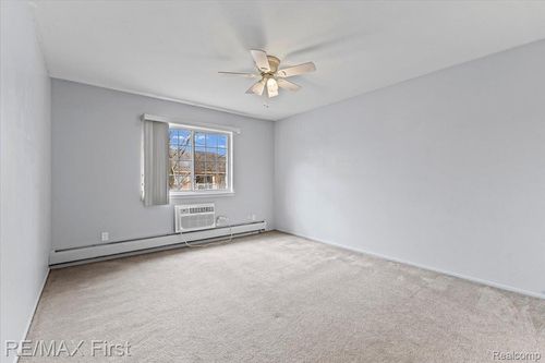 apt-206-2405 Torquay Ave, Royal Oak, MI, 48073-1126 | Card Image