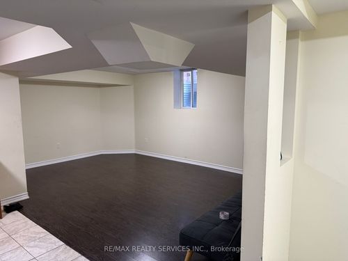 28 Frampton Rd, Brampton, ON, L7A4E1 | Card Image