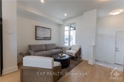 183 Craig Duncan Terr, House attached with 3 bedrooms, 3 bathrooms and 2 parking in Ottawa ON | Image 2