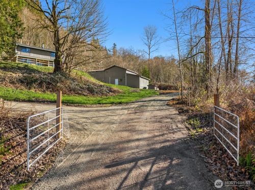 10304 296th Ave Ne, Carnation, WA, 98014-9009 | Card Image