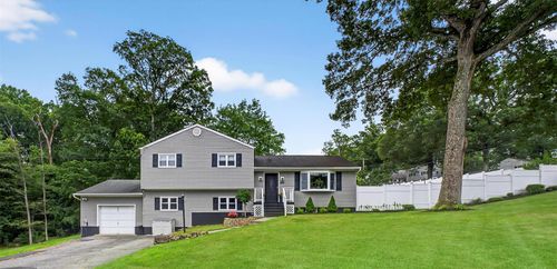 824 Terrace Pl, Cortlandt Mnr, NY, 10567-1320 | Card Image