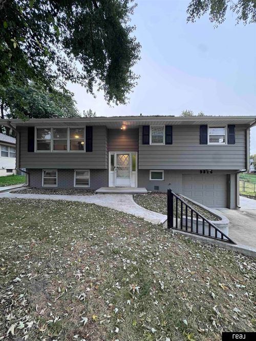 9816 Nina St, Omaha, NE, 68124-3753 | Card Image
