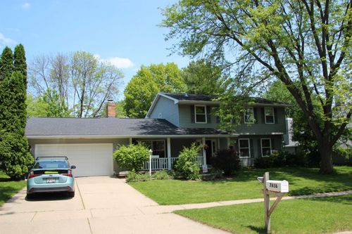 7618 Westchester Dr, Middleton, WI, 53562-3637 | Card Image