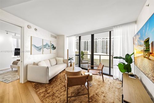 811-2201 Collins Ave, Miami Beach, FL, 33139-1717 | Card Image