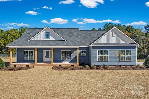 638 Edwards Rd, Fort Lawn, SC, 29714-8575 | Card Image