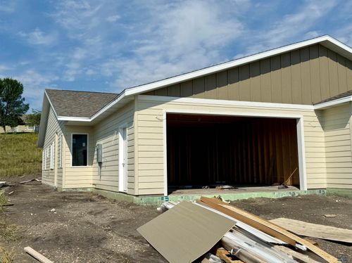 2605 Hennessy Dr, Rapid City, SD, 57701-5732 | Card Image