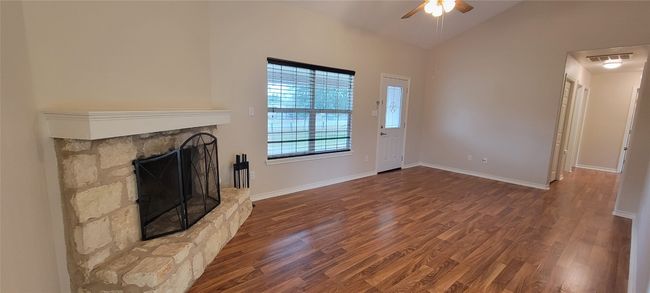 195 Cardinal Dr, House other with 3 bedrooms, 2 bathrooms and 6 parking in Paige TX | Image 18