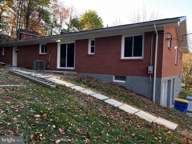 12127 Bohr Ct, House other with 4 bedrooms, 2 bathrooms and null parking in GLEN ROCK PA | Image 5