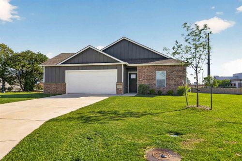 1604 Casey Cir, Newton, KS, 67114-5547 | Card Image