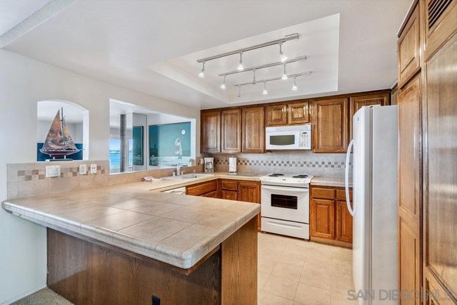 34 Montego Ct, Condo with 2 bedrooms, 3 bathrooms and 2 parking in Coronado CA | Image 17