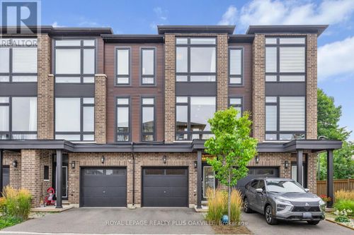 18-270 Melvin Avenue, Hamilton (McQuesten), ON, L8H0B4 | Card Image