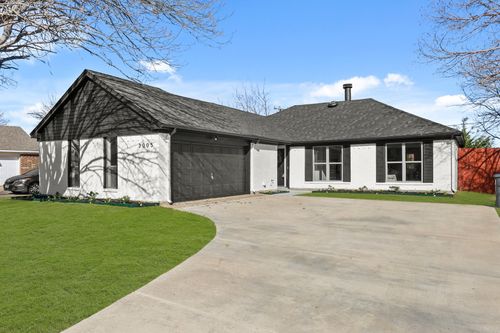 3005 Armstrong Dr, Arlington, TX, 76014-2753 | Card Image