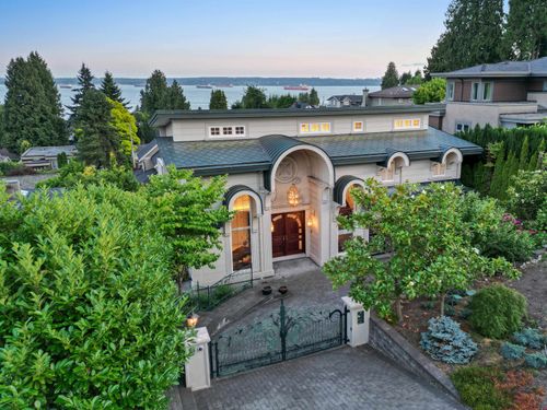 2540 Mathers Ave, West Vancouver, BC, V7V2J1 | Card Image