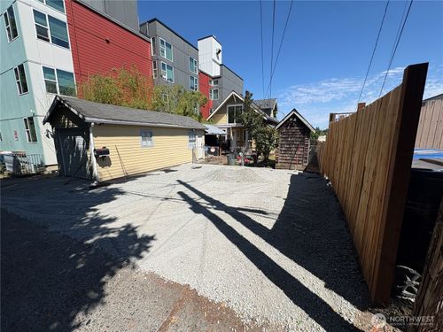 139 Nw 85th St, Seattle, WA, 98117-3047 | Card Image