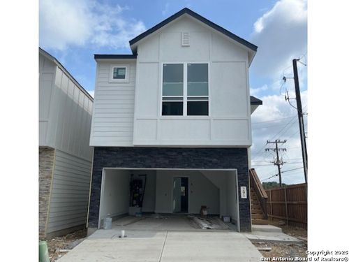 unit-201-6464 Babcock Rd, San Antonio, TX, 78249-4599 | Card Image