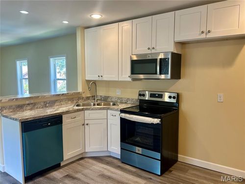 7638 Weaver Ave, Maplewood, MO, 63143-1212 | Card Image