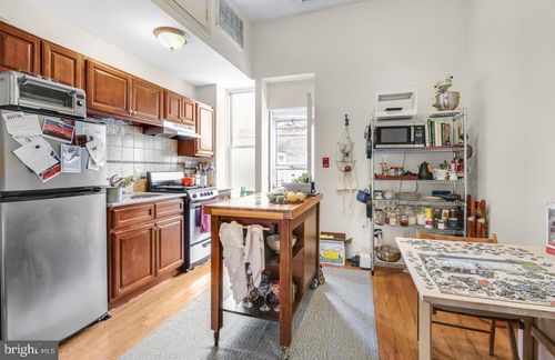 2r-3017 W Girard Ave, PHILADELPHIA, PA, 19130-1121 | Card Image