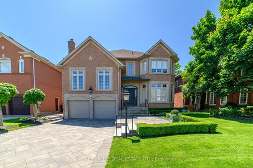 34 Bowring Walk, North York, ON, M3H5Z8 | Card Image