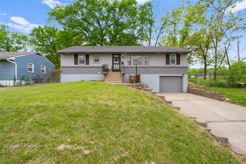 8500 Brooklyn Ave, Kansas City, MO, 64132-2653 | Card Image