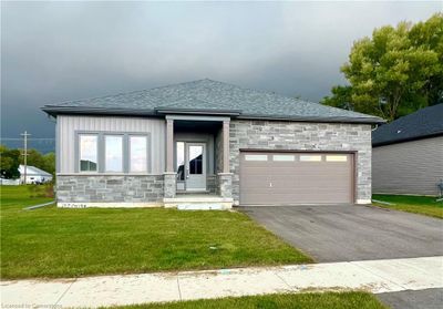 138 Ellen St, House other with 3 bedrooms, 2 bathrooms and 4 parking in Atwood ON | Image 1