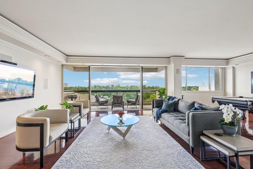 702-49 Briar Hollow Ln, Houston, TX, 77027-9308 | Card Image