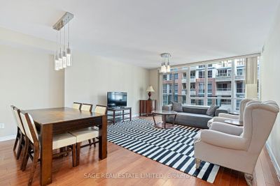 803 - 263 Wellington St W, Condo with 1 bedrooms, 1 bathrooms and null parking in Toronto ON | Image 3