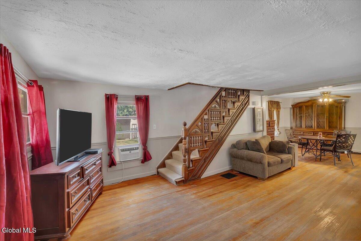 Residential Lease in Saratoga Springs, Inside 5