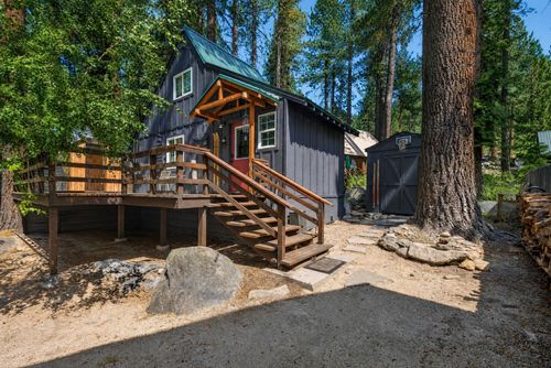 13444 Moraine Road, Truckee, CA, 96161-0000 | Card Image
